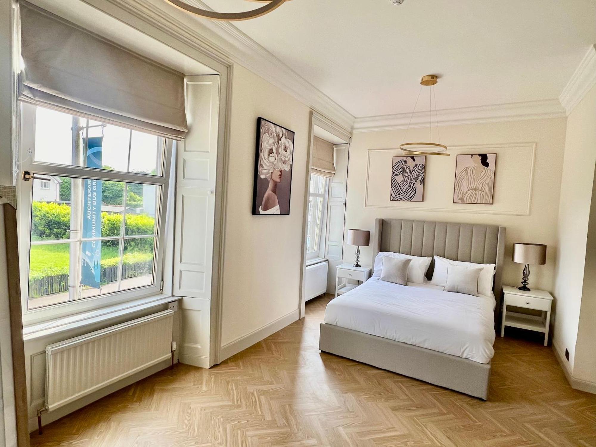 'flora' In Allandale Holiday home Auchterarder